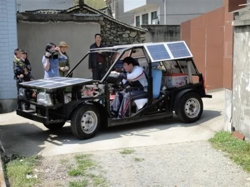 estudiante-chino-fabrica-coche-solar-electrico-que-autogenera-su-energia-8276535
