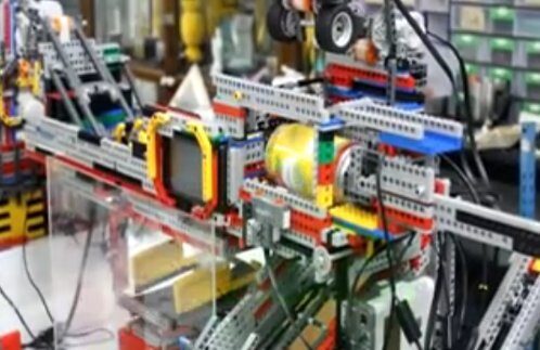 mechsorter-robot-fabricado-por-adolescente-con-piezas-lego-para-facilitar-el-reciclaje-3616892