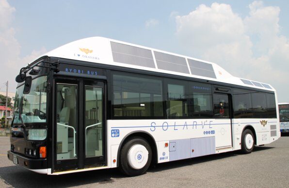solarve-autobus-hibrido-diesel-electrico-con-placas-solares-fotovoltaicas-incorporadas-desarrollado-por-sanyo-4826152