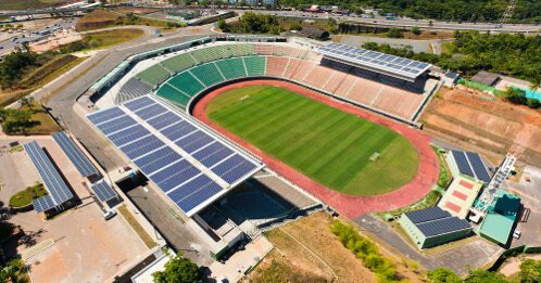 estadio-de-futbol-pituac3a7u-genera-energia-con-placas-solares-fotovoltaicas-7968773