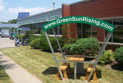 solar-bench-mesa-para-exterior-de-green-sun-rising-inc-que-genera-energia-solar-1824369