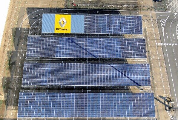 aparcamiento-solar-fotovoltaico-en-la-fabrica-de-renault-en-sandouville-1146372