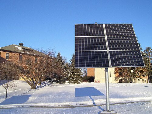 placas-solares-fotovoltaicas-instaladas-en-el-campus-de-la-universidad-minnesota-morris-2148482