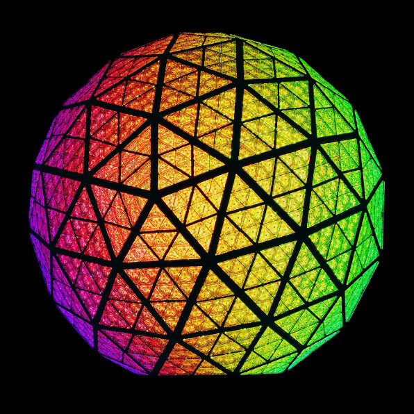 bola-de-times-square-iluminada-con-leds-para-celebrar-una-entrada-de-ac3b1o-con-iluminacion-mas-eficiente-4760302